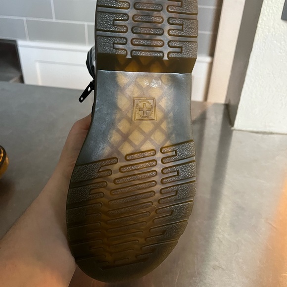 Doc Martens patent leather UK size 5 US 6. Zipper onside - Picture 5 of 5